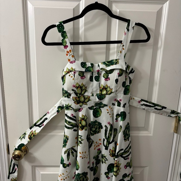 Dress - Picture 1 of 3